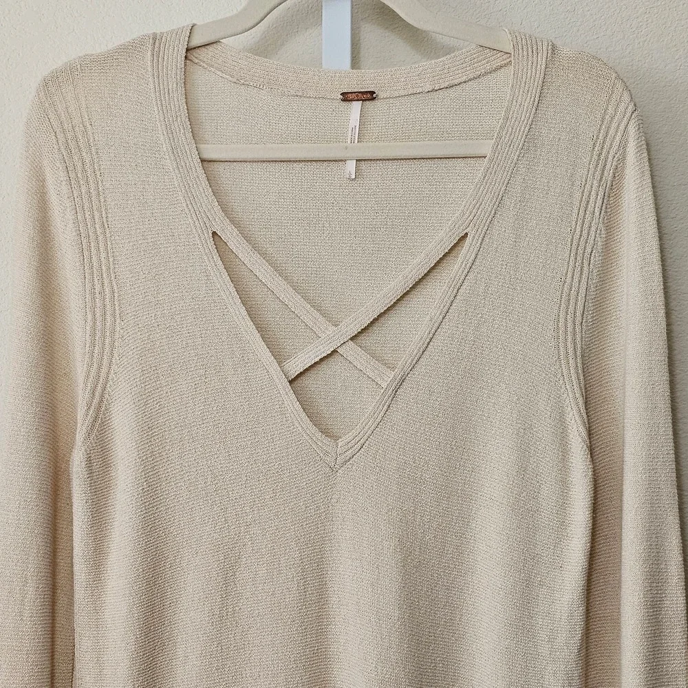 FREE PEOPLE Women's Criss Cross Pull-Over Cream Long Slit Tunic Sweater Sz L - Picture 5 of 14